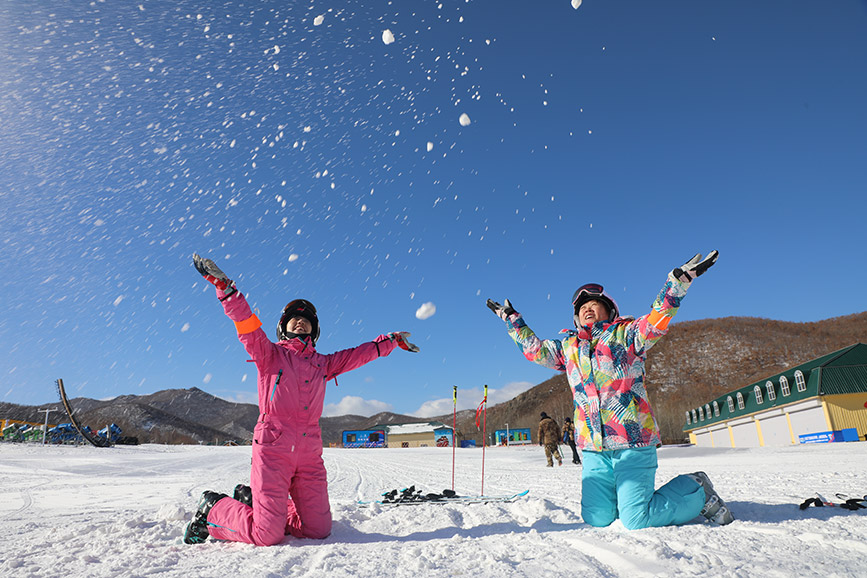 內(nèi)蒙古扎蘭屯：樂享冰雪 喜迎“十四冬”